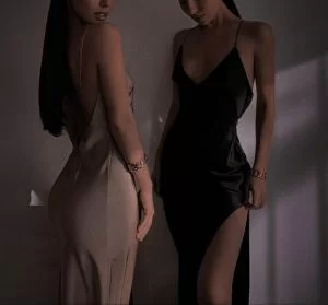 三十多岁的女Moon...